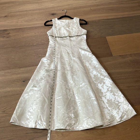 Jessica McClintock Girls Size 14 Beaded Floral
Gown Dress Ivory Gold - Picture 15 of 16